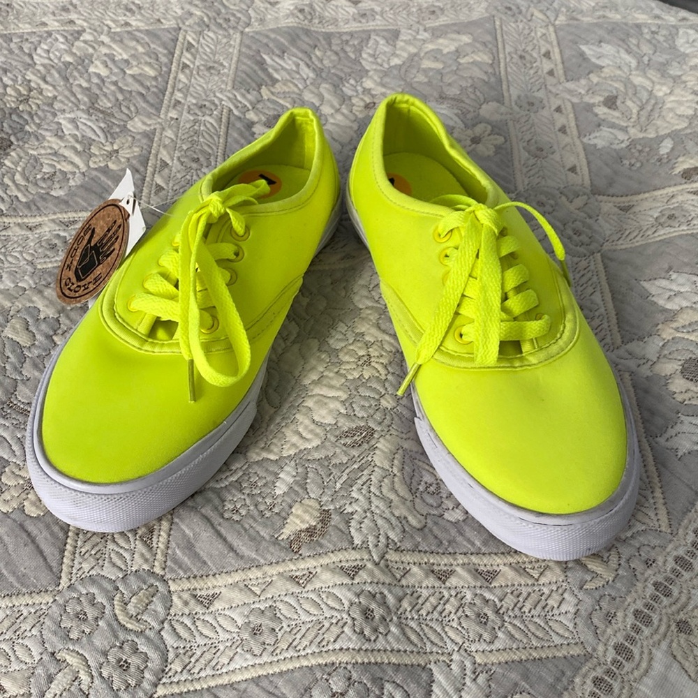 Women shoes, size 7, NWT.
